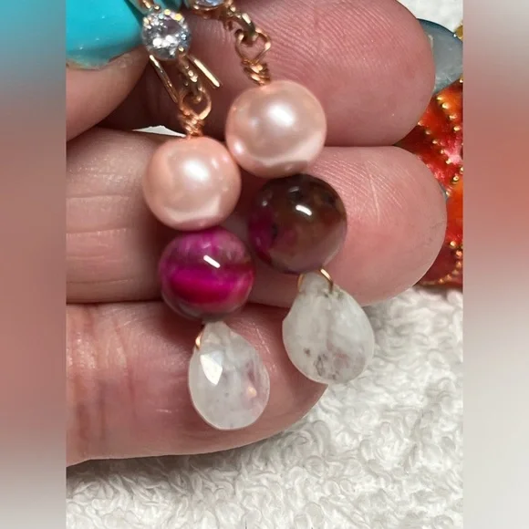 💋🎀genuine Moonstone,cherry quartz in rose gold hooks-NWT - Picture 5 of 8